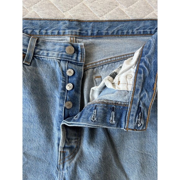 Levis Jeans Womens 31x26 Blue Light Wash Distressed Straight Leg Button Fly - Picture 7 of 8
